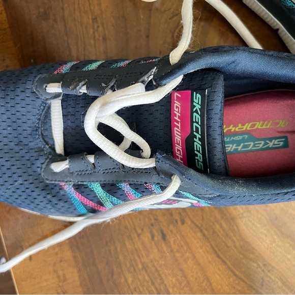 Skechers Women's Memory Foam Lightweight Sneakers Size 8.5 Navy - Picture 2 of 6